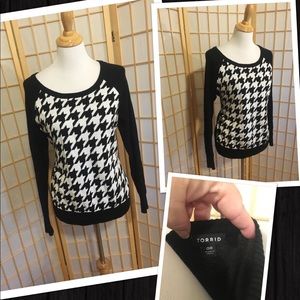 Torrid houndstooth sweater sz 00 L
